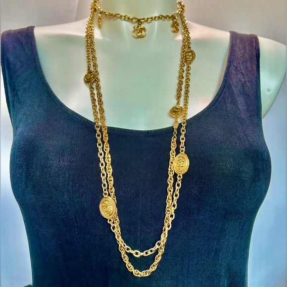 Chanel 1983 24kt Plated Gold Chain Necklace - Picture 7 of 8